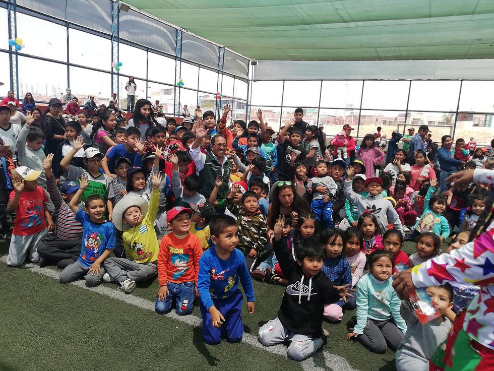 Municipios de Arequipa agasajan a niños por Navidad (FOTOS)