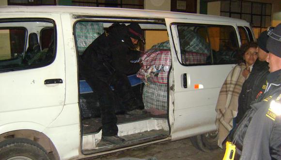 Comerciantes se enfrentan a policias en Desaguadero
