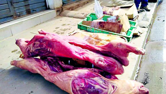 Decomisan 80 kilos de pescado y 50 kilos de carne de cerdo en descomposición