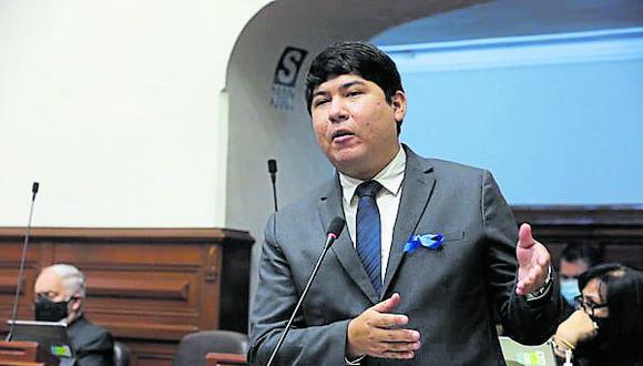 La expareja del legislador por la región Piura, Eduardo Castillo, fue quien interpuso la denuncia en la comisaría de Sullana, que está a cargo de las investigaciones.