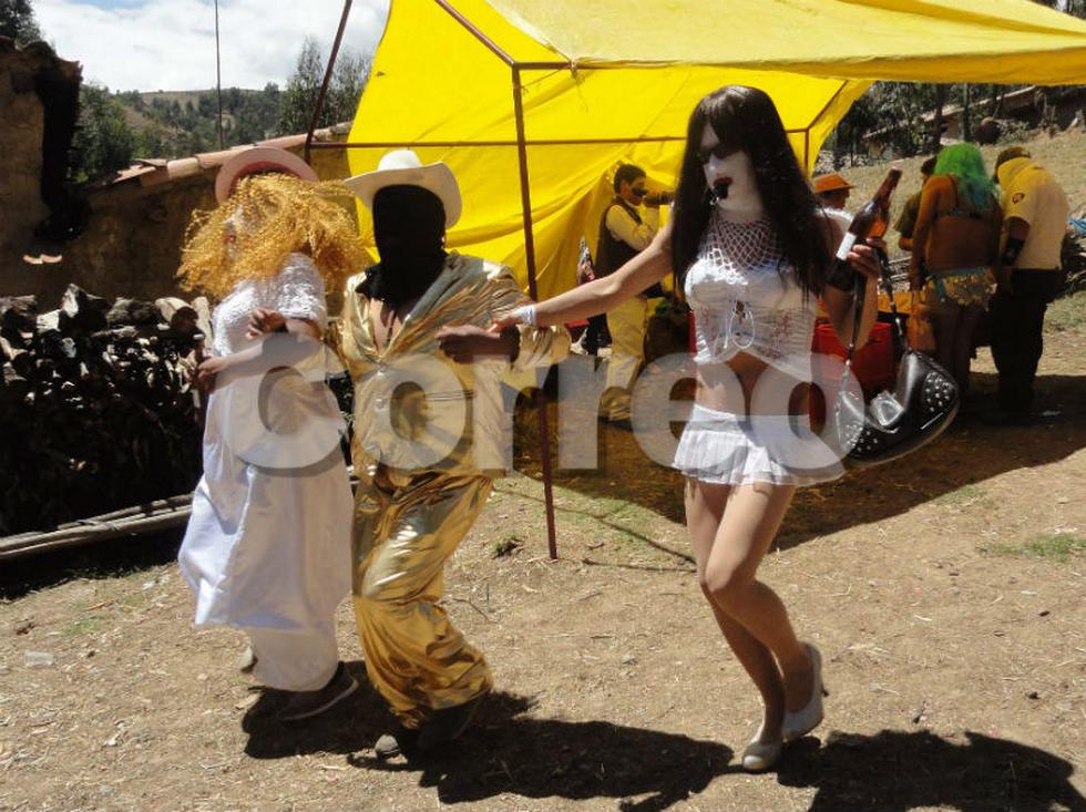 Camilles dan alegría  en fiesta de la Virgen del Cocharcas (FOTOS)