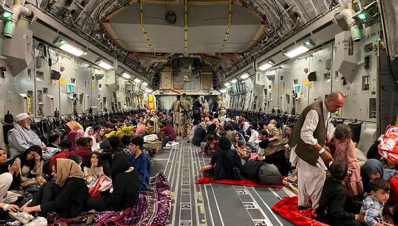 Foto referencial. El Pentágono dijo el sábado que hasta ahora había evacuado a 17.000 personas desde que comenzó la operación el 14 de agosto, y que muchas de ellas habían volado primero a Qatar o Kuwait. El total incluía a 2.500 estadounidenses. (Shakib RAHMANI / AFP).