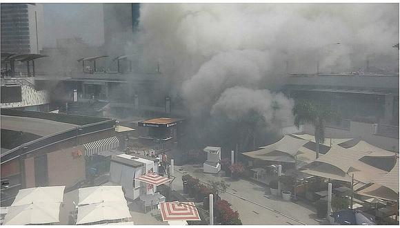 Larcomar: Incendio fue provocado por un "agente externo"