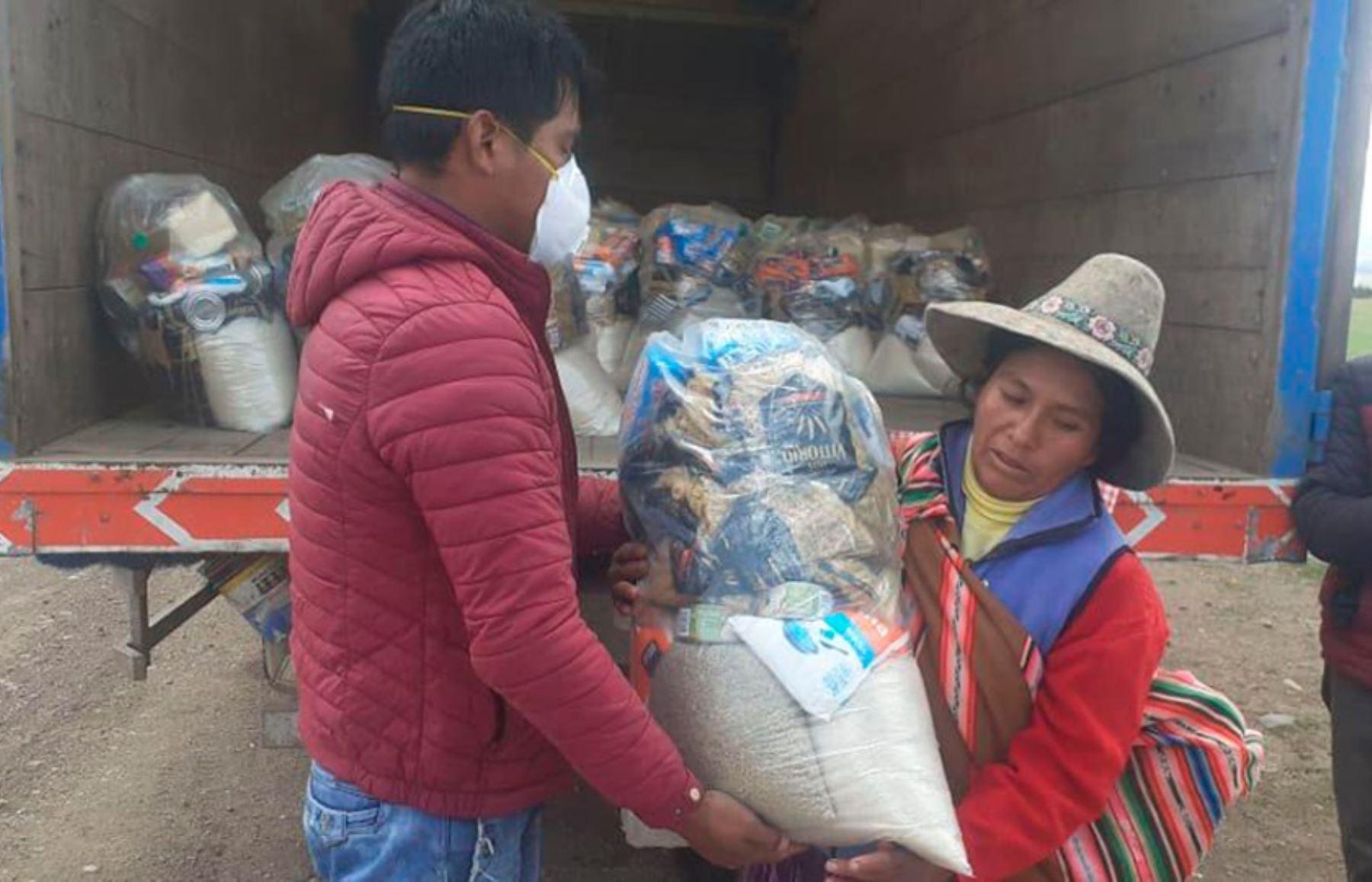 Cusco: Donan cerca de 6 mil paquetes de víveres para familias vulnerables por COVID-19