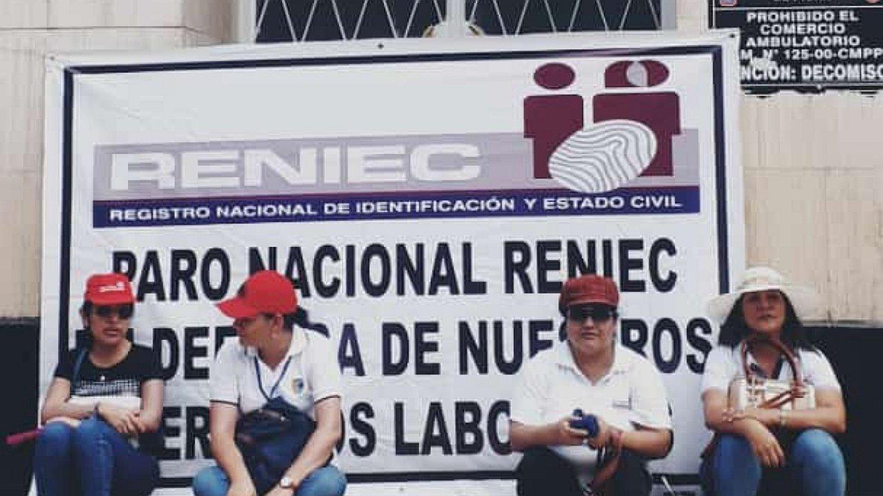 Paro de trabajadores de Reniec afecta a miles de ciudadanos en Piura 