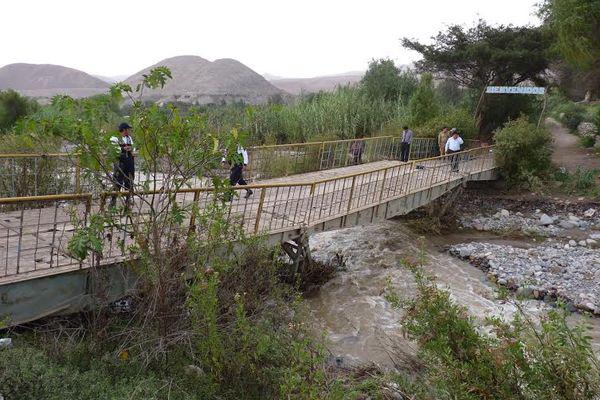 Moquegua: Puente metálico en La Chimba a punto de colapsar