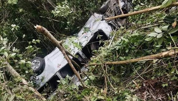 La unidad vehicular de la empresa Cruz Hermanos se despistó y cayó a un precipicio de 300 metros de profundidad. (Foto: La Prensa del Norte-Cajamarca)