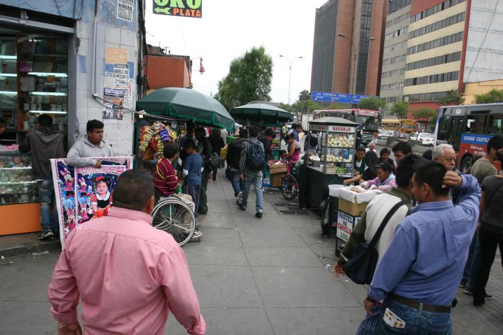 Caos en el Centro de Lima: ambulantes toman avenida Abancay