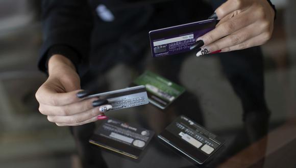 Medida de la SBS abre las puertas para que la población "menos favorecida" tenga acceso a tarjetas de crédito a nivel de consumo e inversión. (Foto: Cesar Campos / GEC)