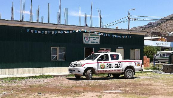 Siete delincuentes armados asaltaron una ferretería a plena luz del día en Puno