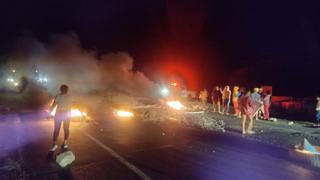 Transportistas bloquean carreteras hacia Chiclayo, Sullana, Paita y Talara