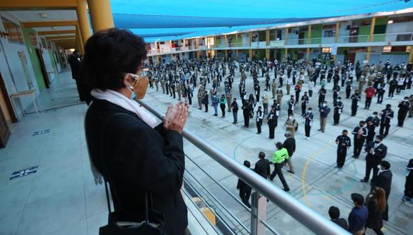 Docentes esperan órdenes del Ministerio de Educación| Foto: Leonardo Cuito