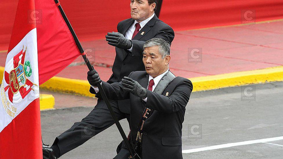 ​Congreso declara 'héroes de democracia' a captores de Abimael Guzmán (VIDEO)