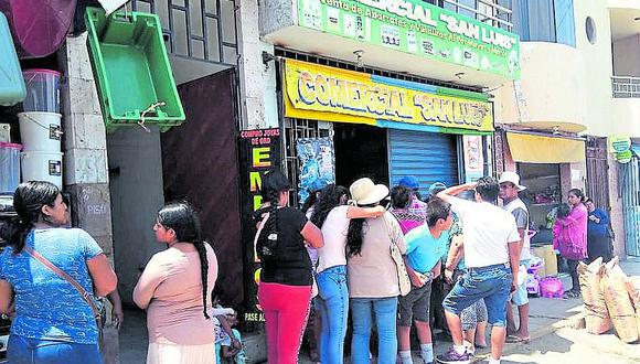 Población de Camaná desabastece mercados y locales comerciales