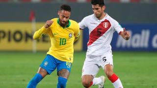 Carlos Zambrano ‘explota’ de indignación e insulta tras gol de Brasil a Perú (FOTO)