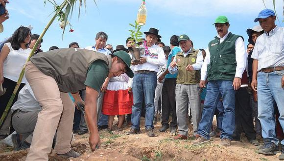 Ministro anuncia compromiso de 28 millones para construcción de irrigación de Chulluhuaycco