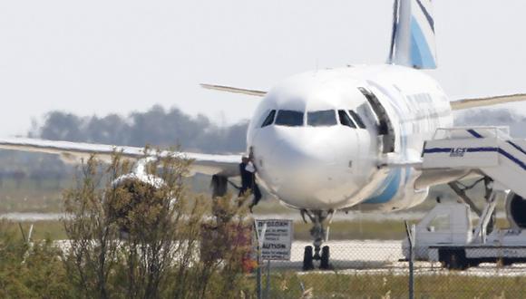 Detienen al hombre que secuestró un avión de Egypt Air