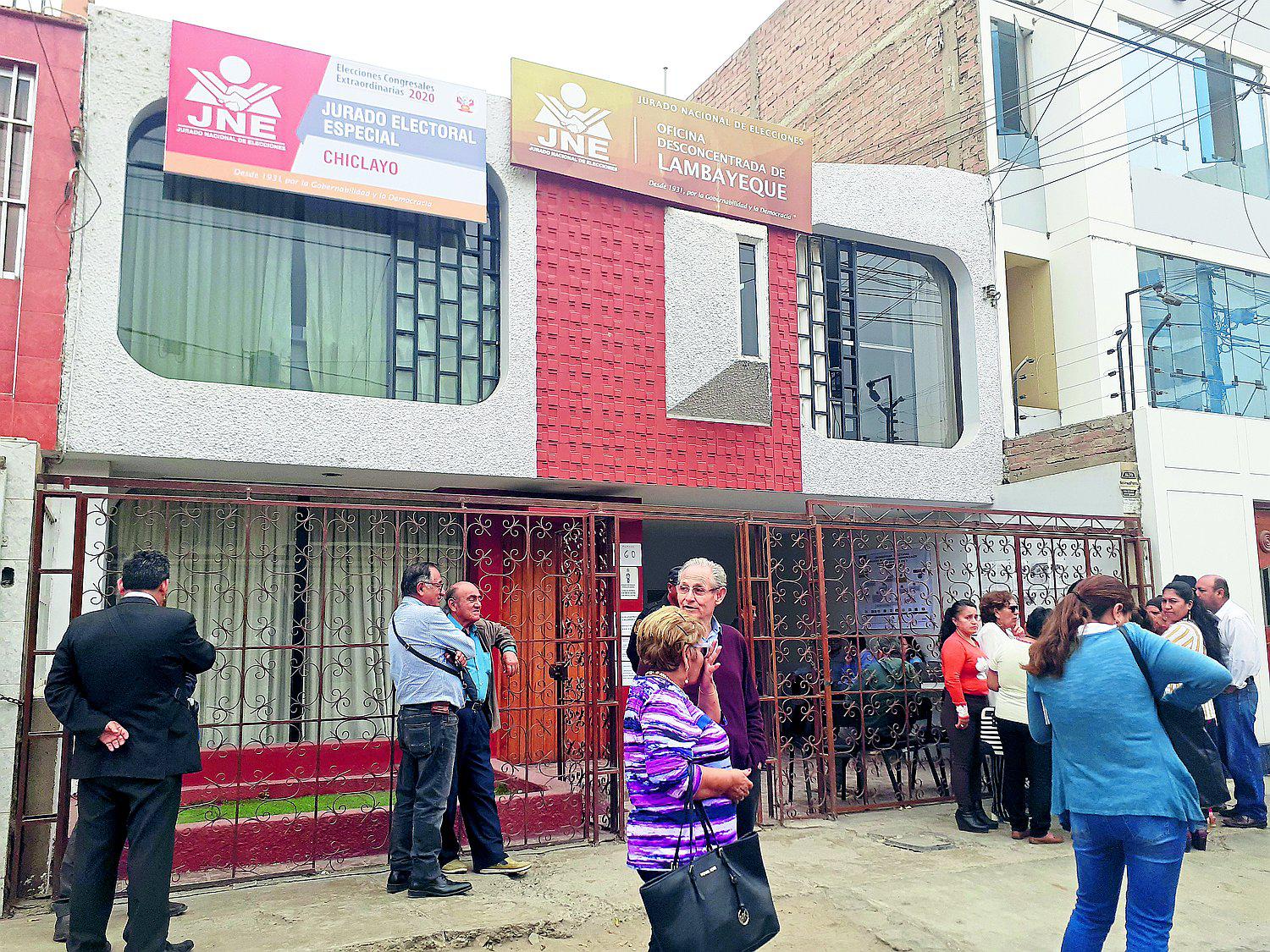 Tres candidatos quedan fuera de sus listas ante JEE