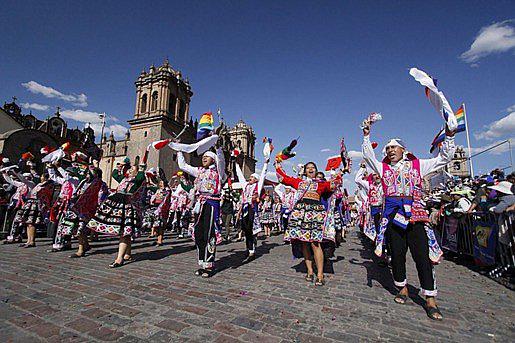 Policía alista presentación con 400 danzarines para el Desfile Cívico de Cusco (FOTOS)