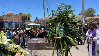 Arequipa: Entierran a minero asesinado en Atico, luego de un año y 10 meses (VIDEO)