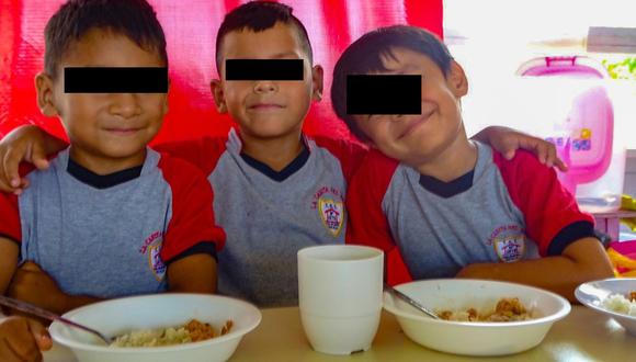 Los productos entregados en las escuelas públicas del distrito de Florencia de Mora son el arroz fortificado, azúcar rubia, conserva de carne de pollo o gallina, conserva de pescado en aceite vegetal, fideos, hojuela de avena, entre otros.