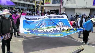 Docentes de jornada escolar completa protestan pidiendo contratos en el 2021 en Junín 
