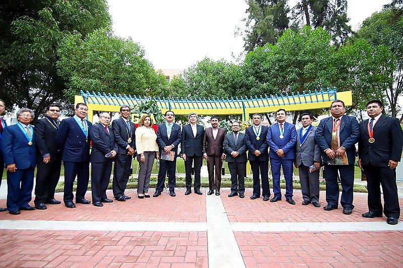 Rinden homenaje a los 8 mártires del periodismo en Arequipa