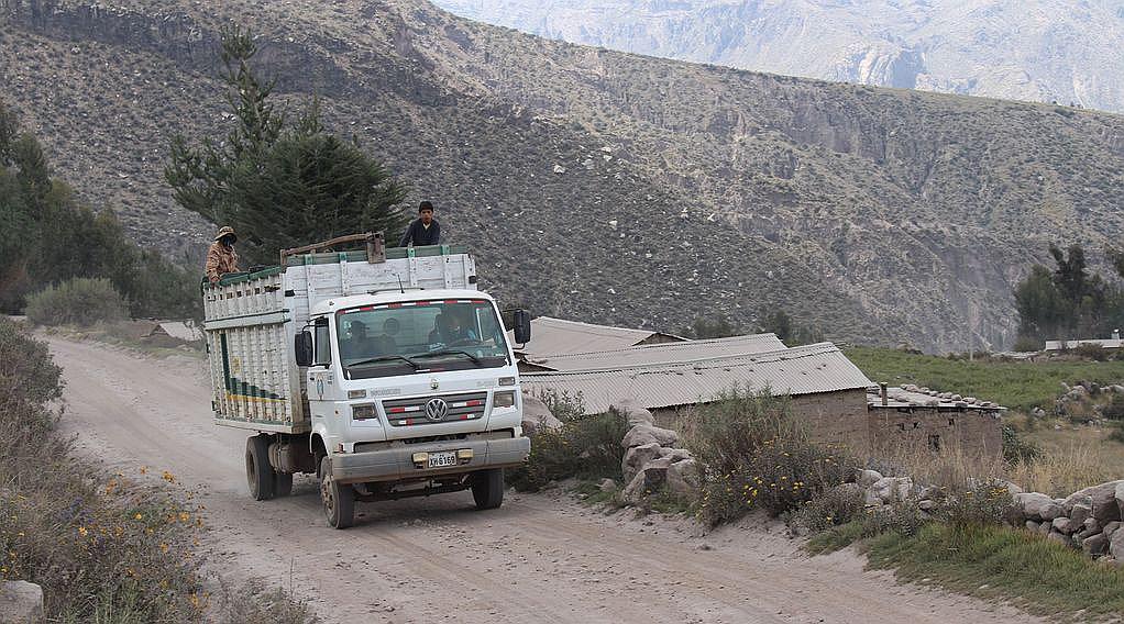 Sánchez Cerro: Cerrarán vías en Ubinas por obra de agua potable