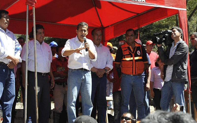Ollanta Humala: fuerzas políticas que creen en la democracia deben acudir al diálogo