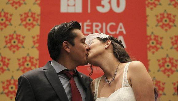 ​Jóvenes lectores cumplen sueño y se casan en la FIL de Guadalajara