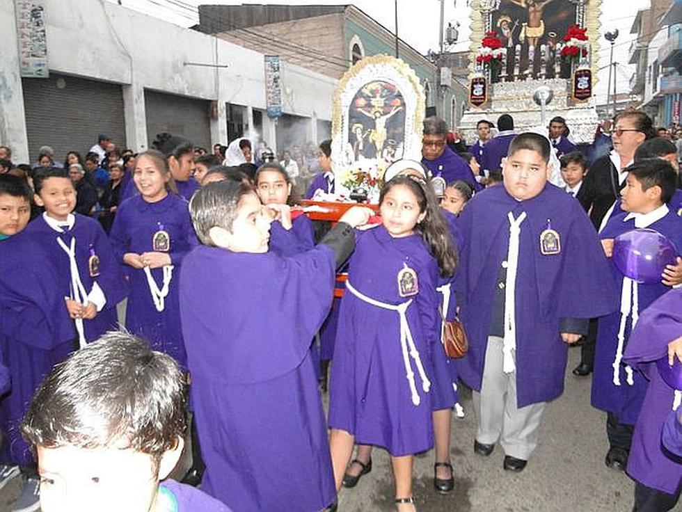 Niños expresan su fe en el Señor de los Milagros (FOTOS)
