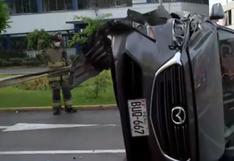 Se registra triple choque entre camioneta, taxi y motocicleta en Jesús María (VIDEO)