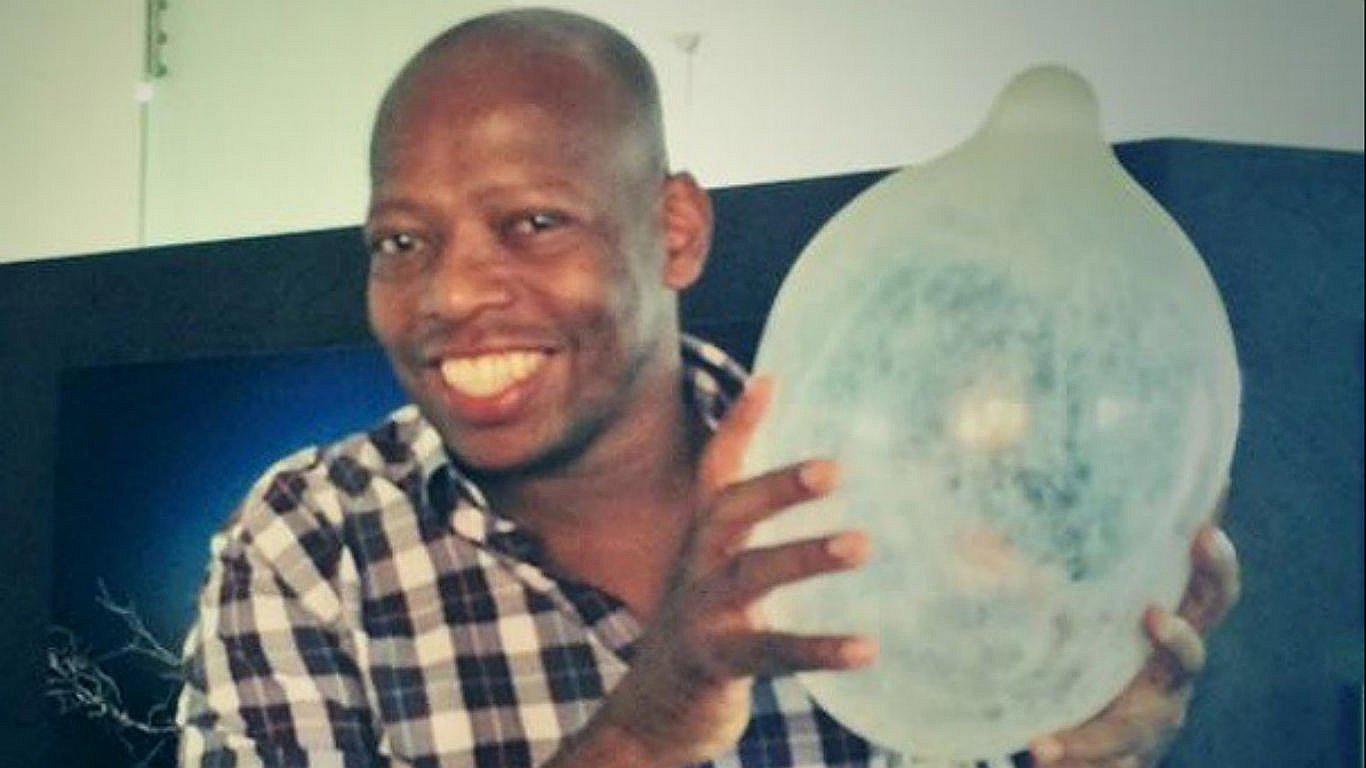 Faustino Asprilla presentó en Colombia su marca de condones "Tino"