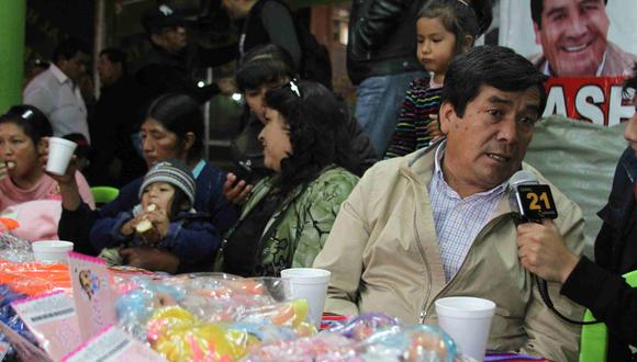 Elecciones Cusco 2014: Benicio Ríos desayuna con niños pobres de Santiago