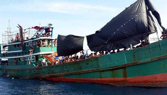 Malasia obliga a dar media vuelta a dos barcos con 600 migrantes a bordo