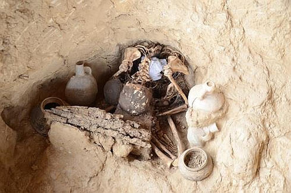 Encuentran 15 entierros humanos de la época inca en huaca de Lambayeque (FOTOS)
