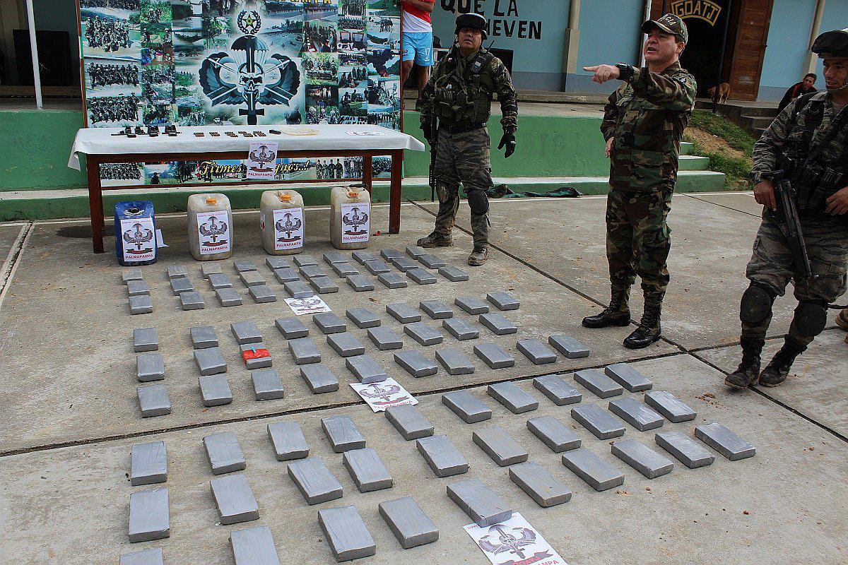 Decomisan 200 kilos de droga sólida y liquida en Palmapampa Vraem 