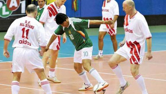 Evo Morales jugará partido de fútbol en Lima