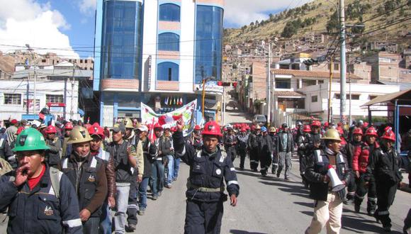 Once mil mineros informales en Puno inician formalización
