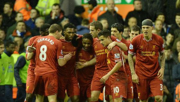 Liverpool goleó 4-0 al Everton con gol de Suárez