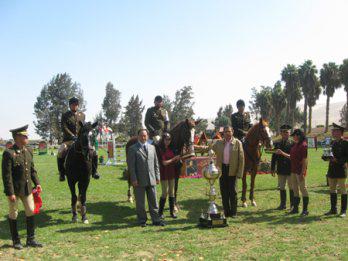 Saltos a caballo en el cuartel Albarracín