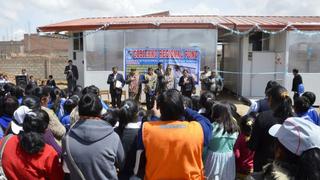 Instalan módulos de aulas prefabricadas temporales en colegios de Puno