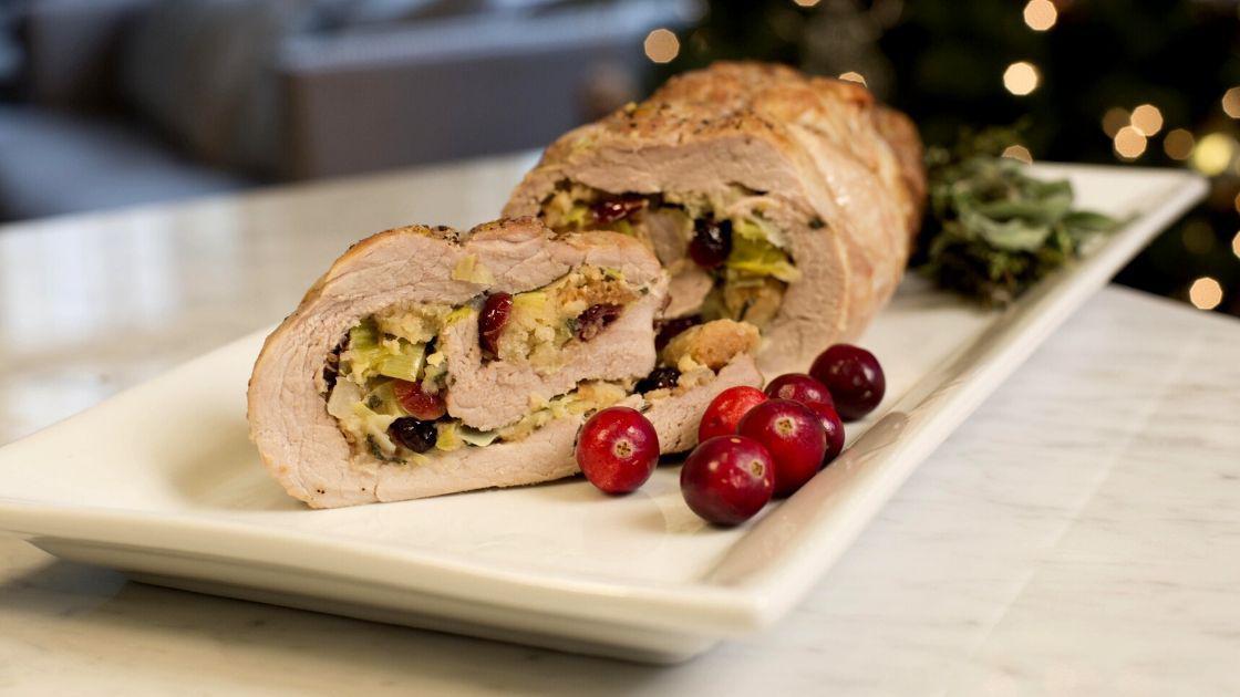 El lomo de cerdo relleno de manzana y arándanos. (Foto: Kiwilimón)