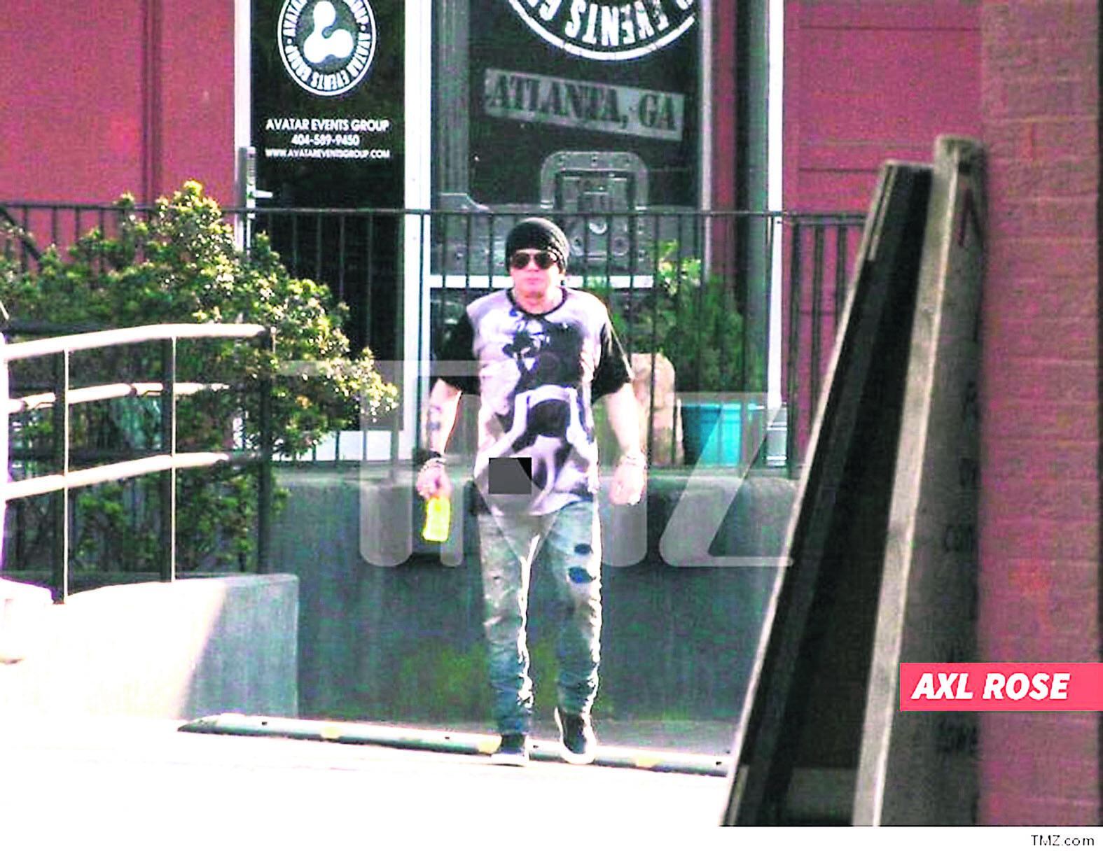 Captan a Axl Rose en encuentro con integrantes de AC/DC