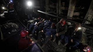 Chile: Más de 70 mineros siguen atrincherados a 620 metros