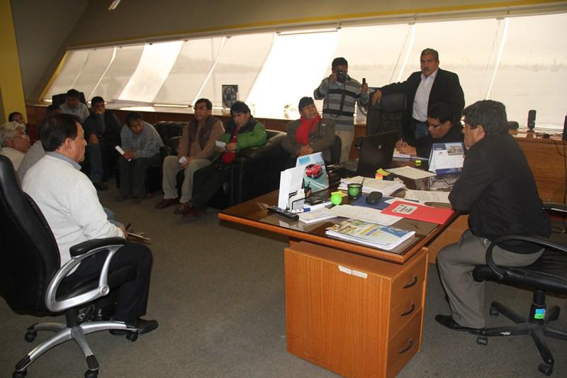 Alcalde se reunió con comerciantes del mercado Pacocha