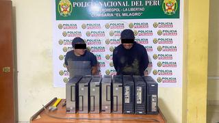 La Libertad: Policía arresta a dos hombres que pretendían llevarse equipos de cómputo de una casa de apuestas 