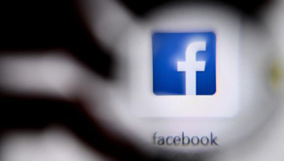 Facebook enfrenta una tormenta de críticas desde que su exempleada Frances Haugen filtró estudios internos que muestran que la empresa conocía el daño potencial que provocaban sus sitios web. (Foto:  Kirill KUDRYAVTSEV / AFP)