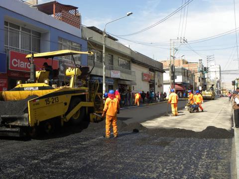 Trabajos en avenida Patricio Meléndez congestionan el tránsito vehicular