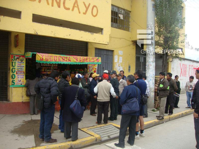 Profesores del Sutep se enfrentan por control de "La Casa del Maestro"